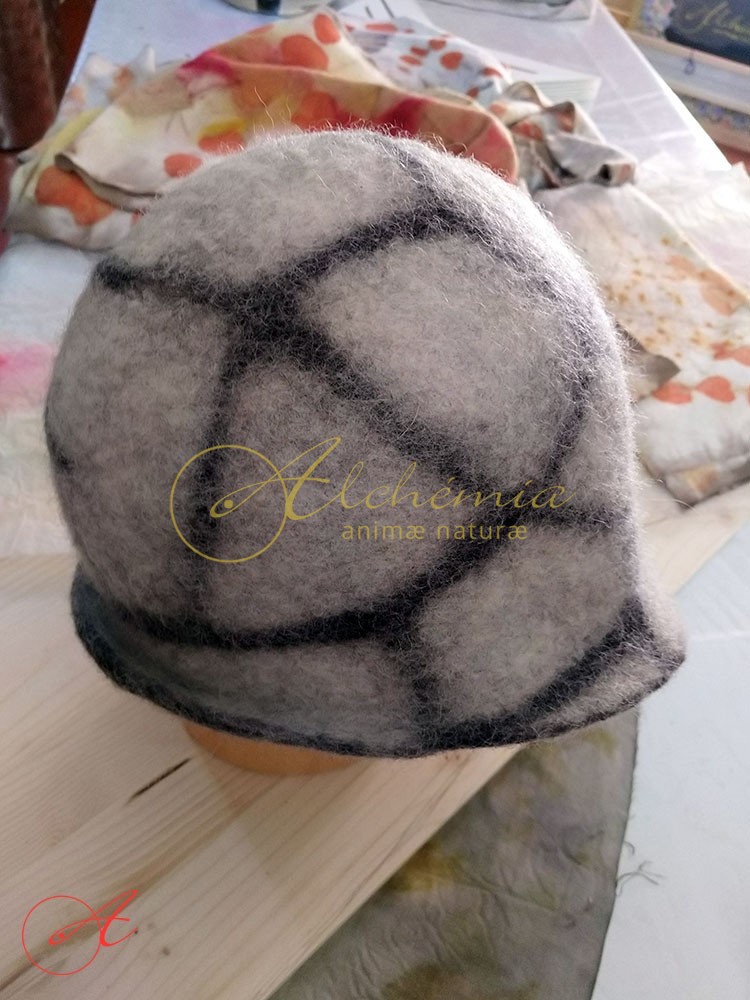 Cappello in lana feltrata "Tartaruga"