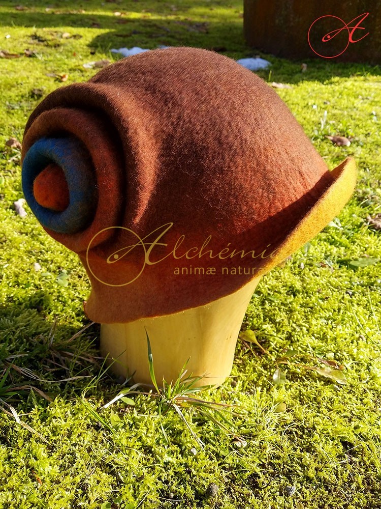 Cappello in lana feltrata "Ruggine"