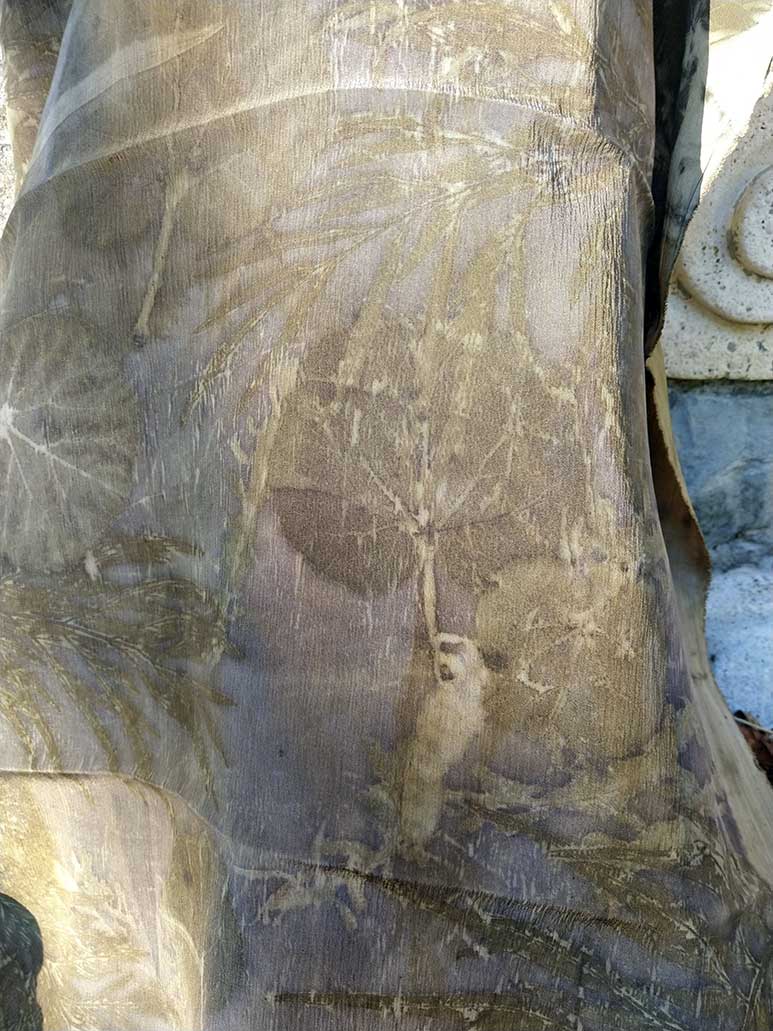 Stola in pura seta "Terra d'Ombra" - immagine 6