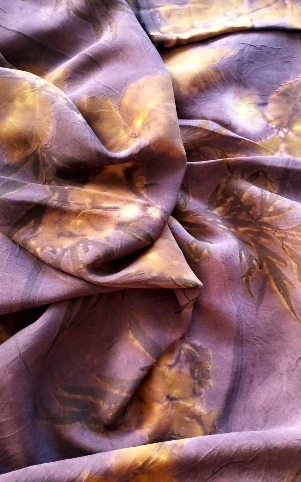 Stola in pura seta - ecoprint - Nel buio