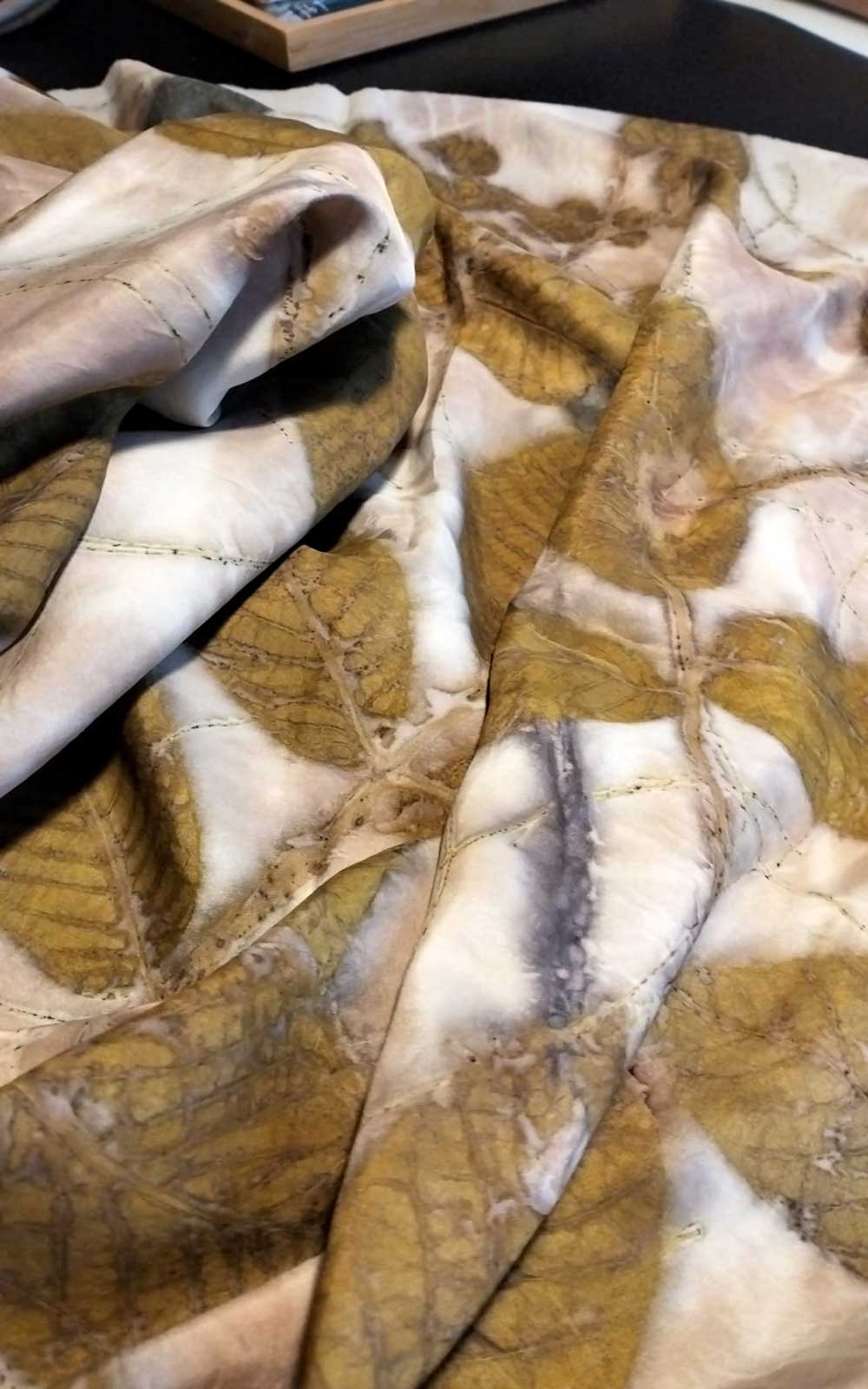 Stola in pura seta - ecoprint - Nel bosco