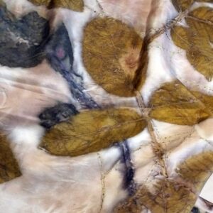 Stola in pura seta - ecoprint - Nel bosco