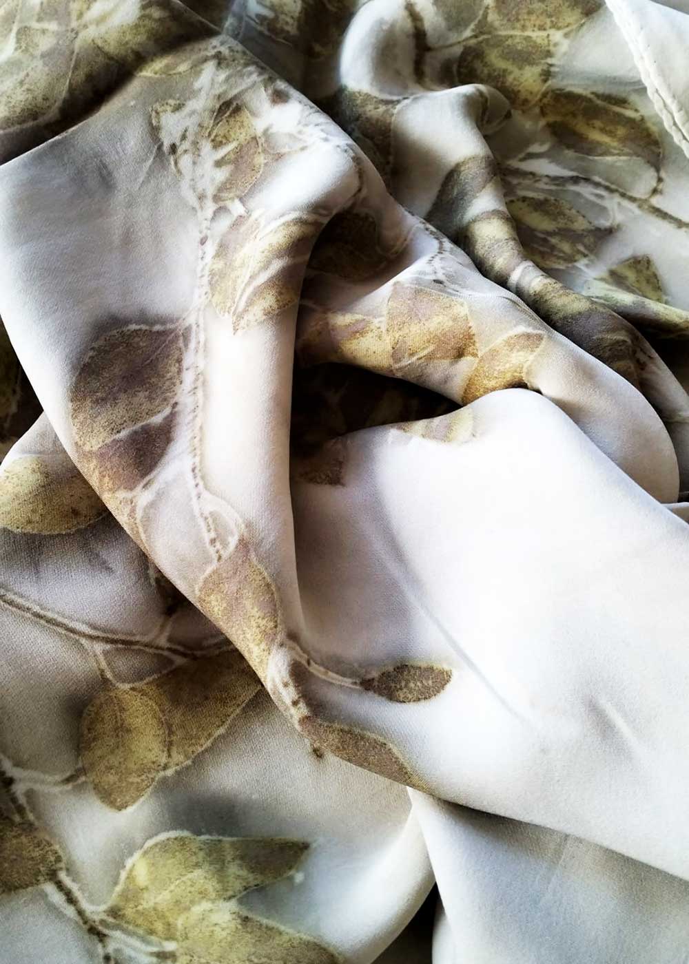 Stola in pura seta - ecoprint - Palude chiara