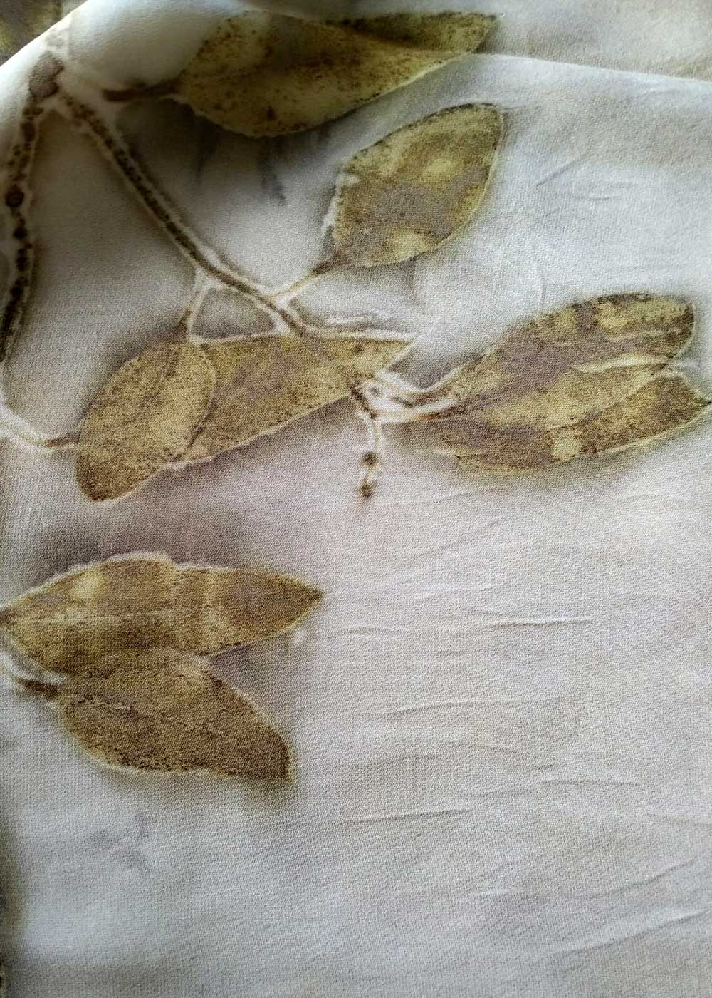 Stola in pura seta - ecoprint - Palude chiara