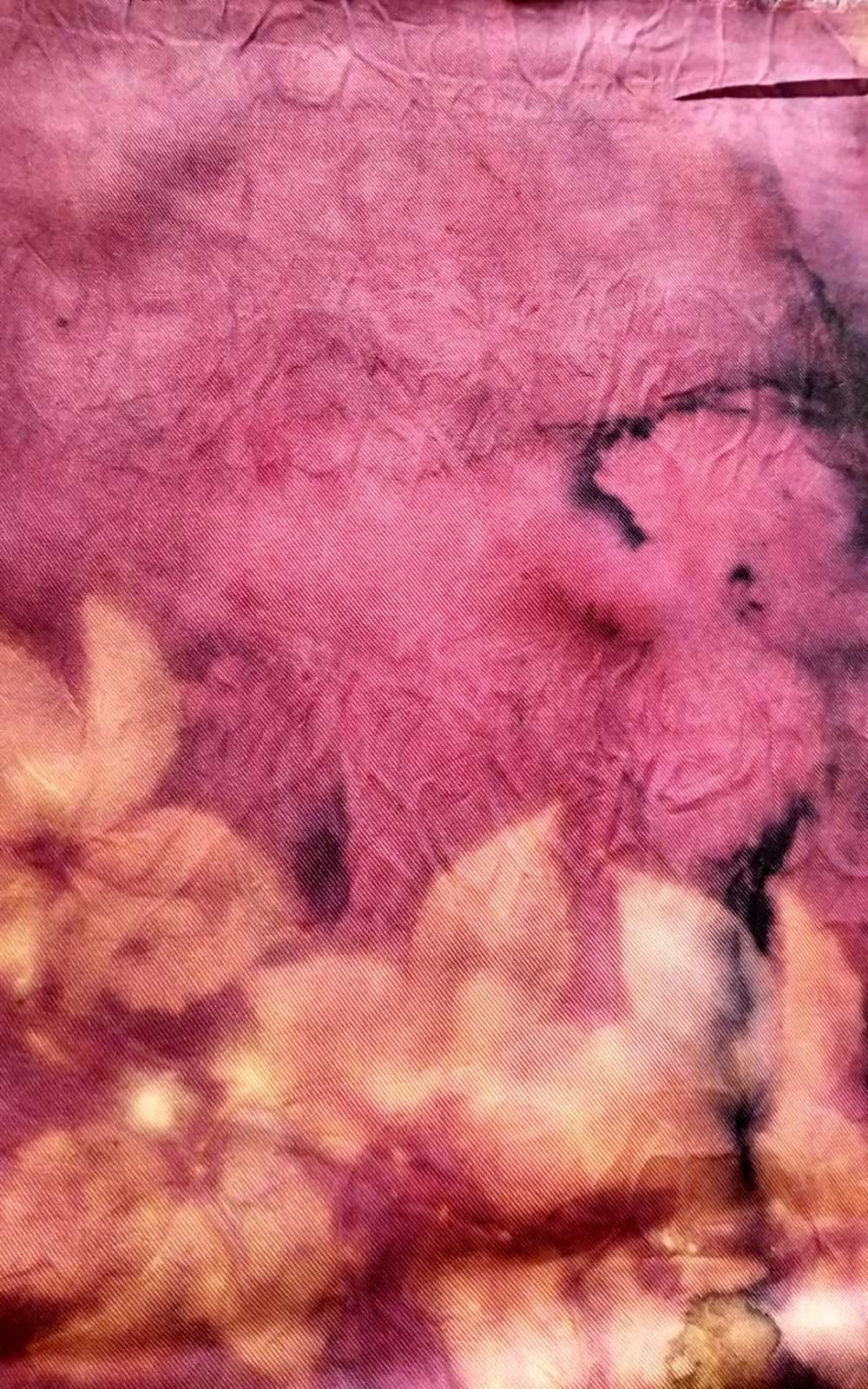 Stola in pura seta - ecoprint - Profumo di rosso